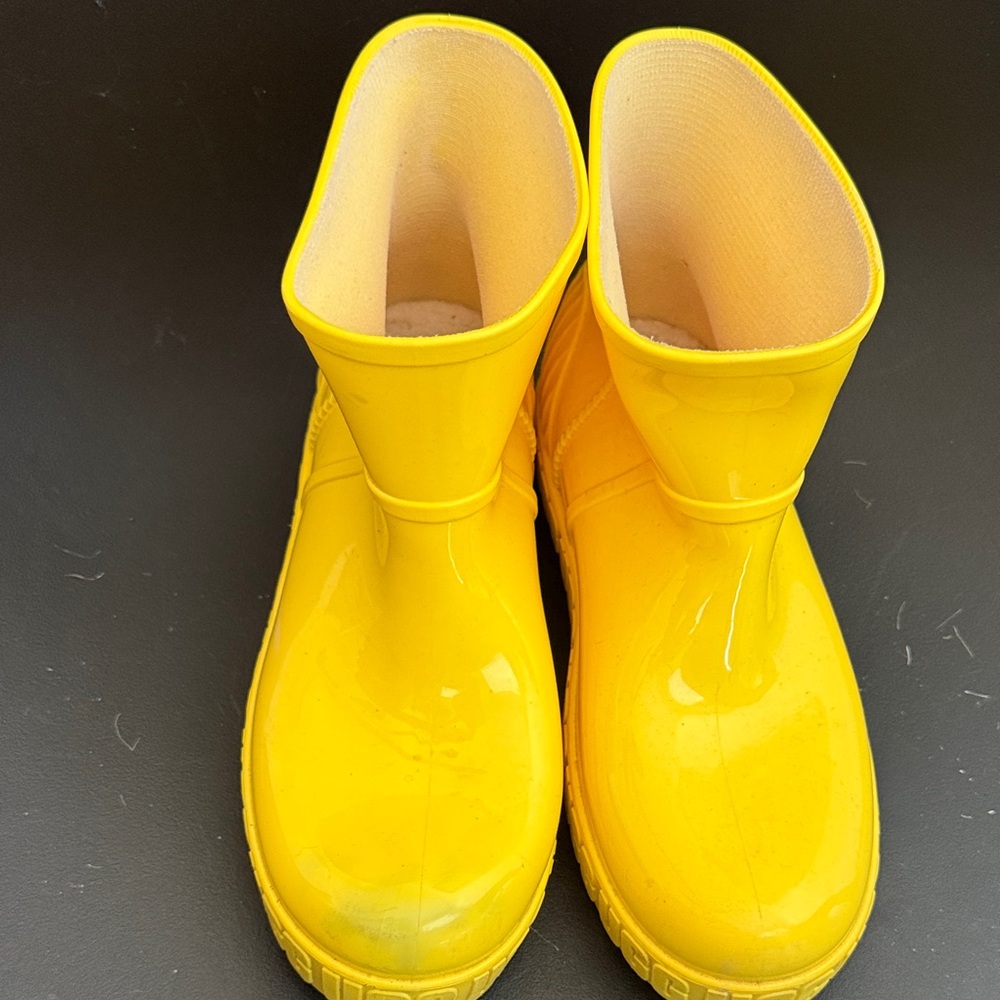 UGG Yellow Glossy Waterproof Short Rain Boots